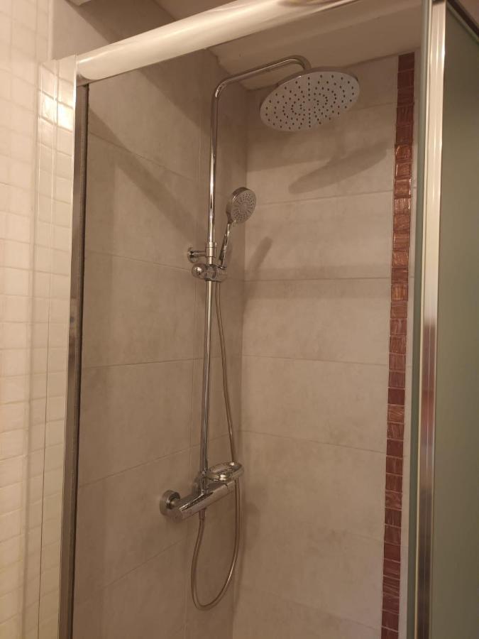 B&B Ai Due Santi Lecce Bagian luar foto