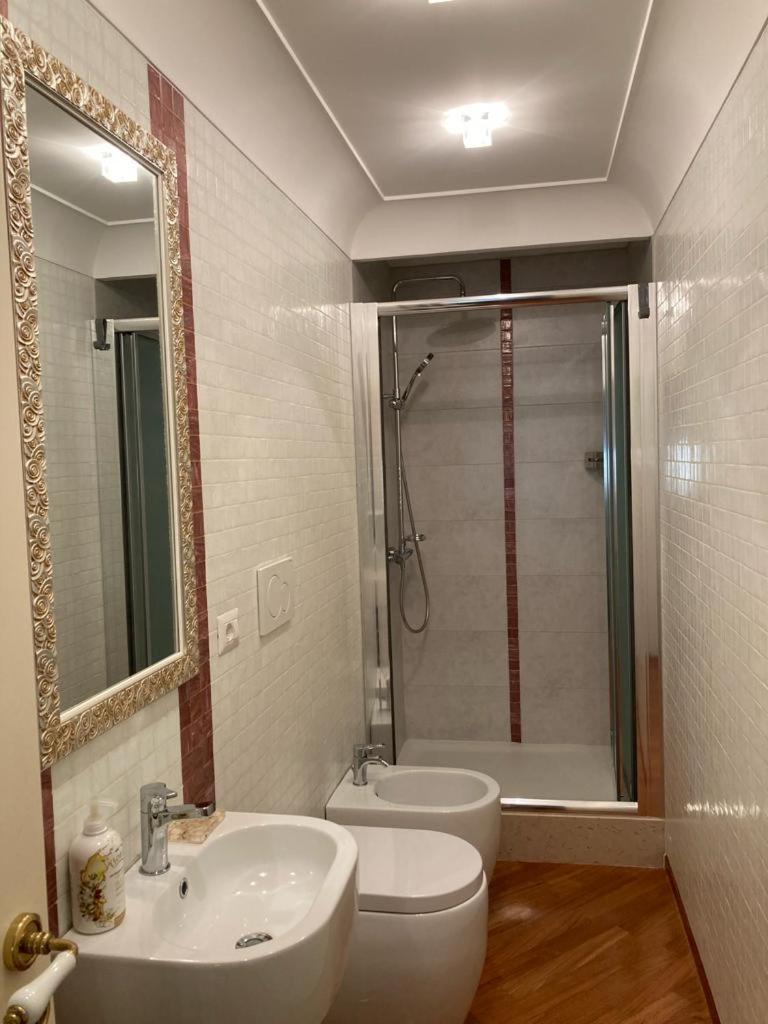 B&B Ai Due Santi Lecce Bagian luar foto