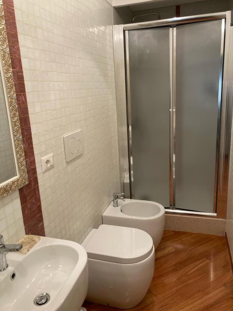 B&B Ai Due Santi Lecce Bagian luar foto