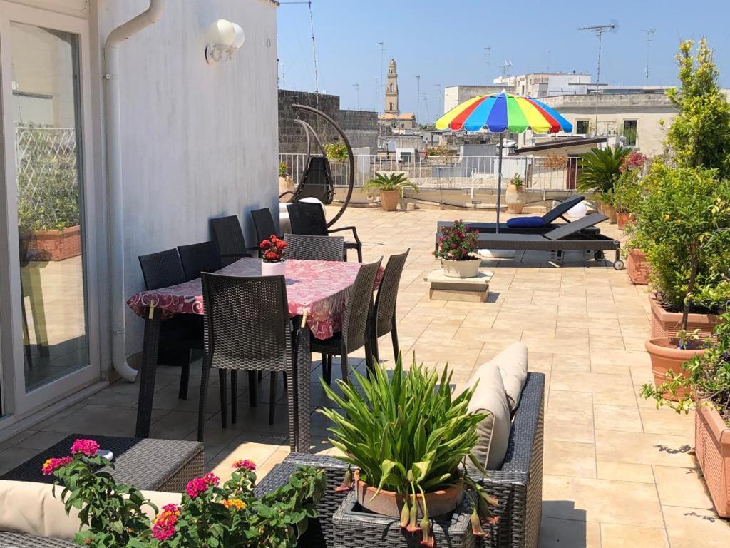 B&B Ai Due Santi Lecce Bagian luar foto