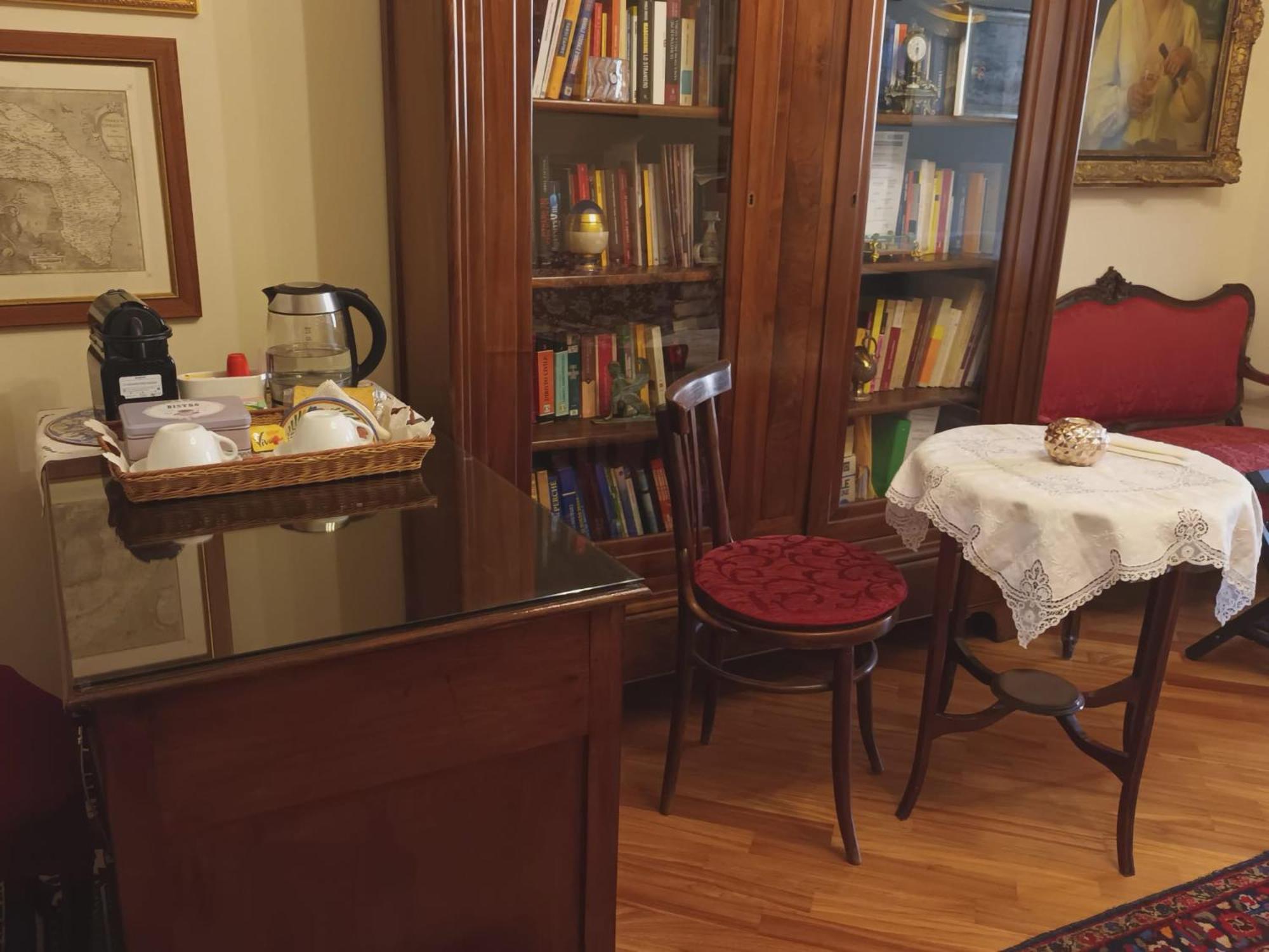 B&B Ai Due Santi Lecce Bagian luar foto