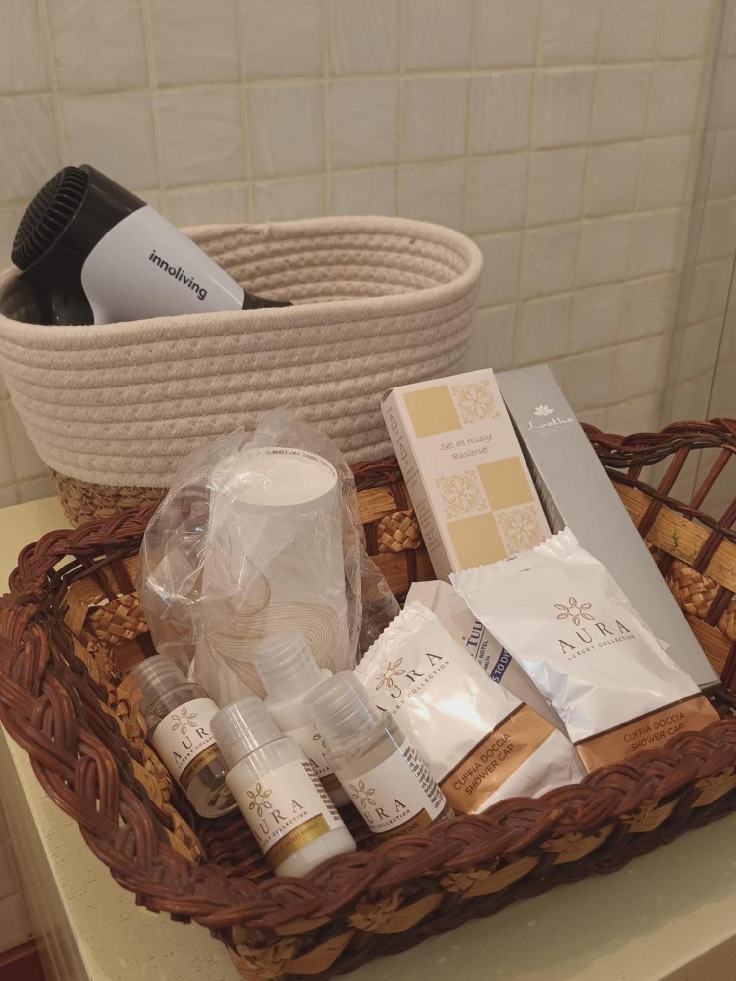 B&B Ai Due Santi Lecce Bagian luar foto
